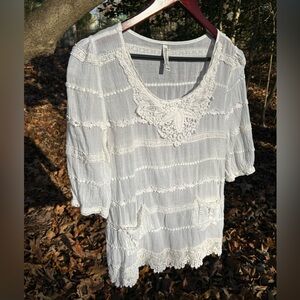 MONORENO Sz M White / Cream Lace Boho Cottagecore Shirt w/ two front pockets